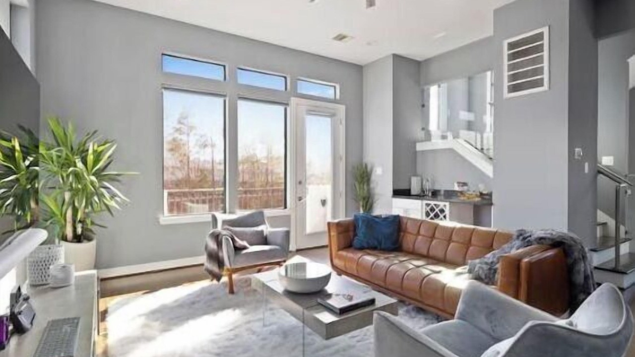 Photo of Livingroom in Neartown