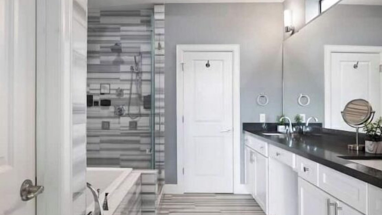Photo of Bathroom in Neartown