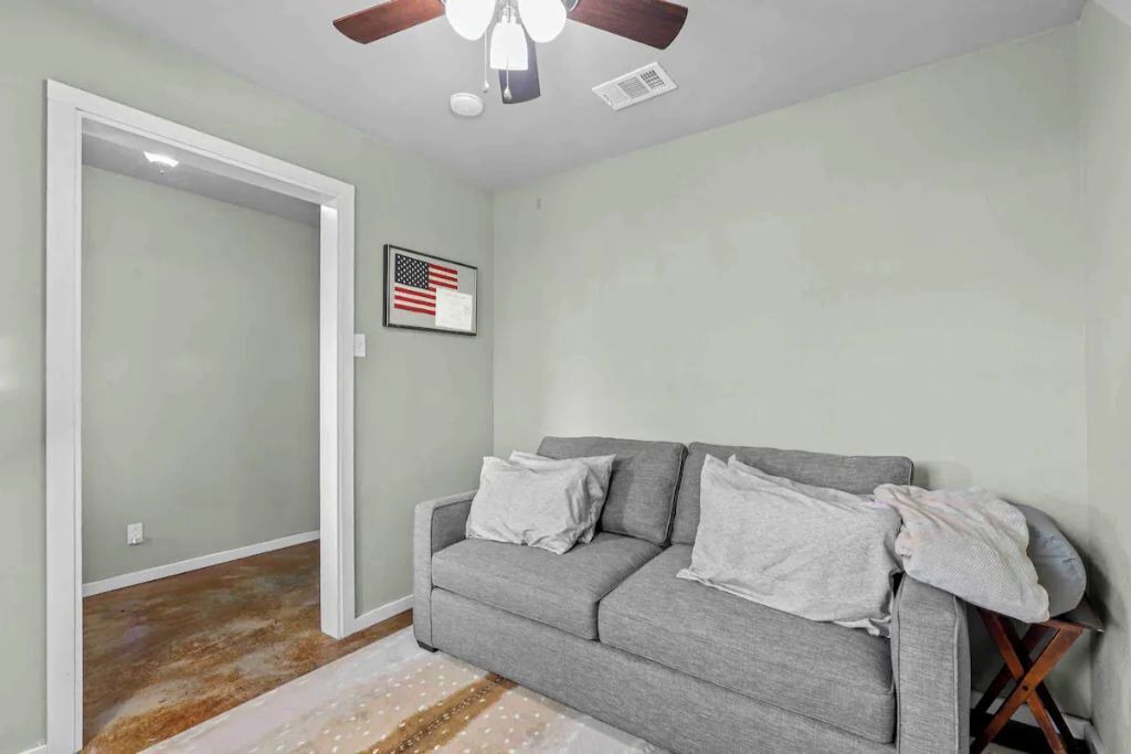 Photo of Livingroom in Whitney