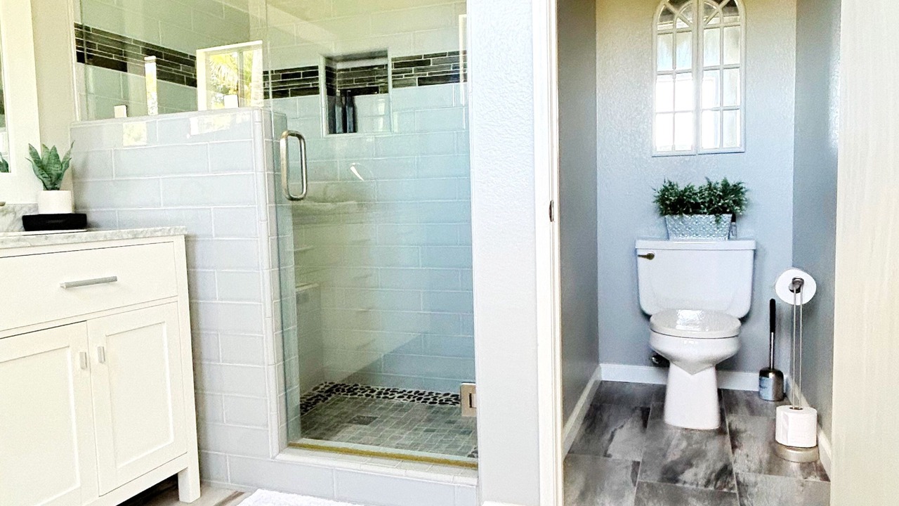 Photo of Bathroom in Vista