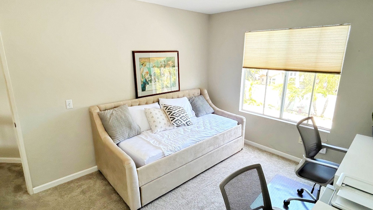Photo of Livingroom in Vista
