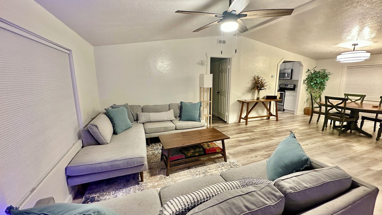 Photo of Livingroom in Hyrum