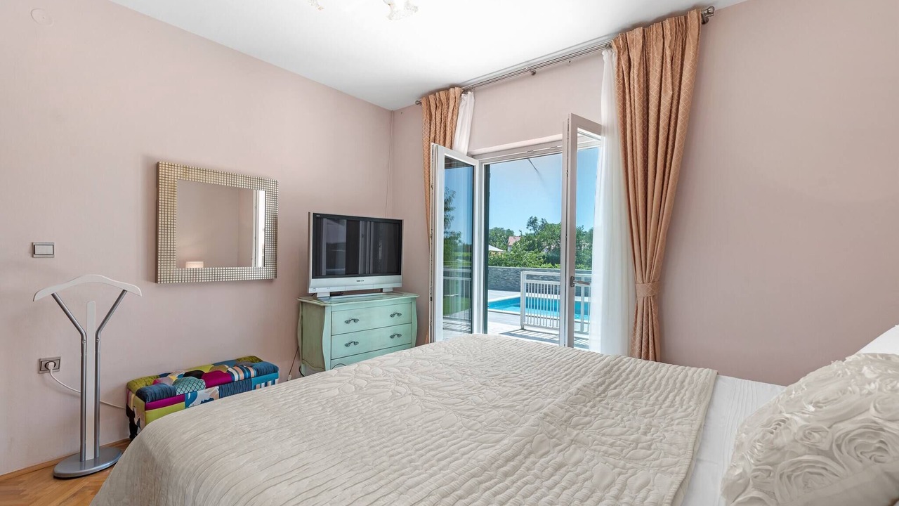 Photo of Bedroom in Unesic