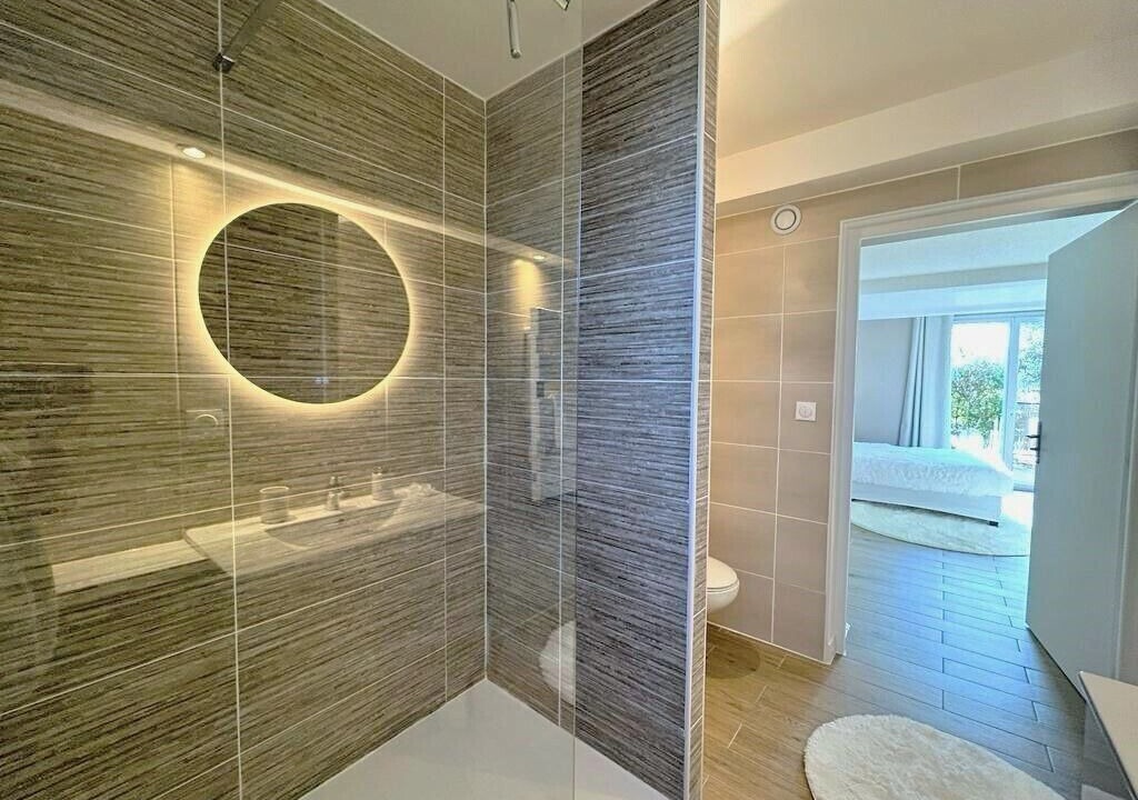 Photo of Bathroom in Castelnau-d'Estretefonds