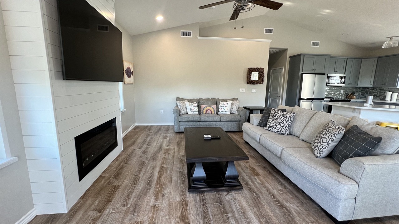 Photo of Livingroom in Cedar Lane