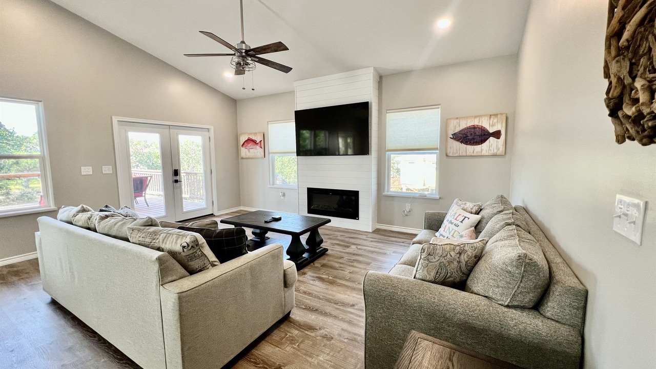 Photo of Livingroom in Cedar Lane