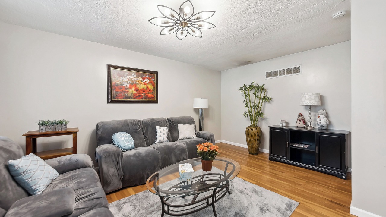 Photo of Livingroom in Mehlville