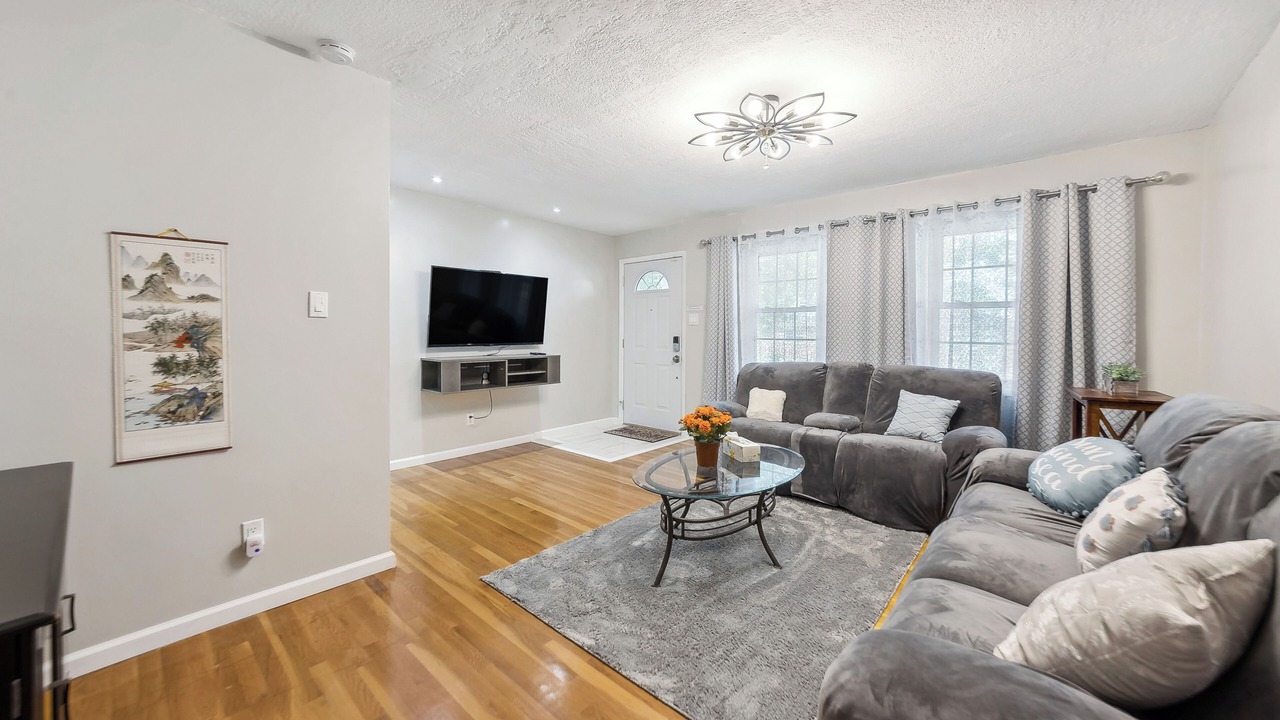 Photo of Livingroom in Mehlville