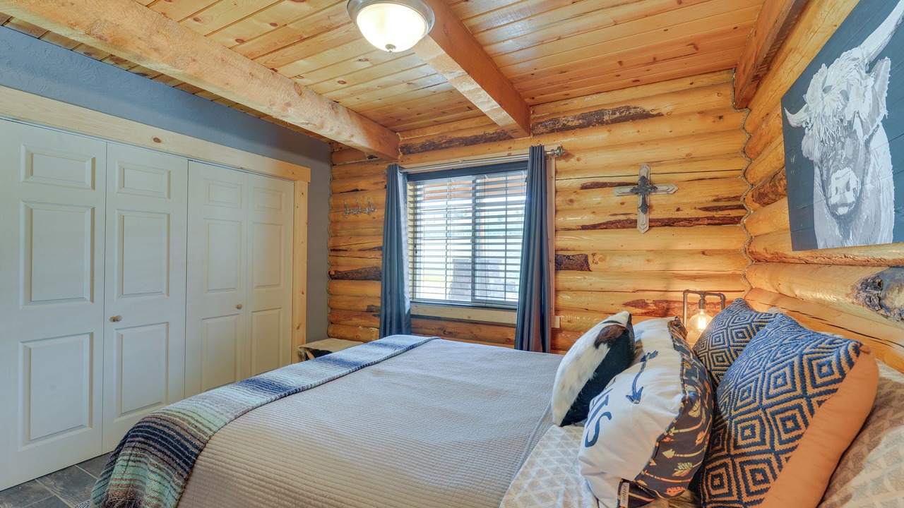 Photo of Bedroom in Kemmerer