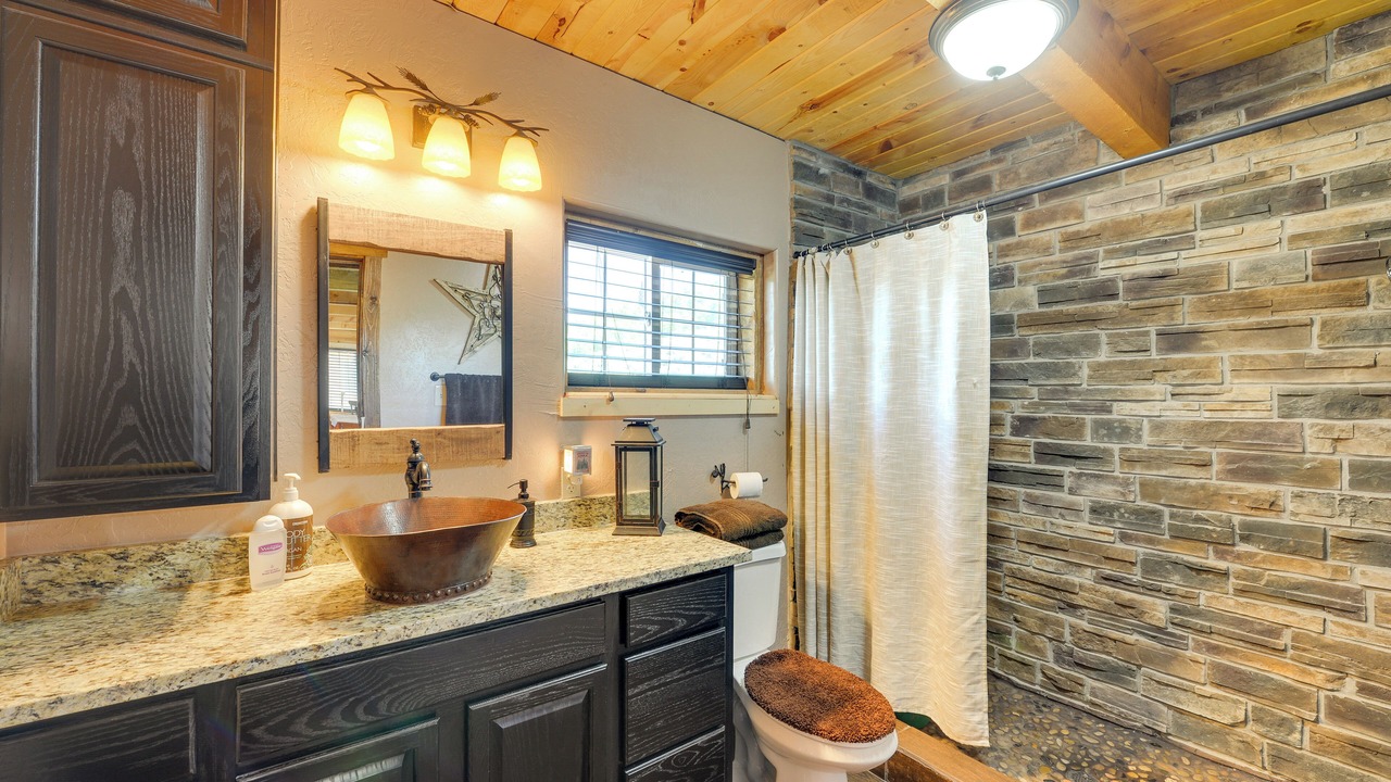 Photo of Bathroom in Kemmerer