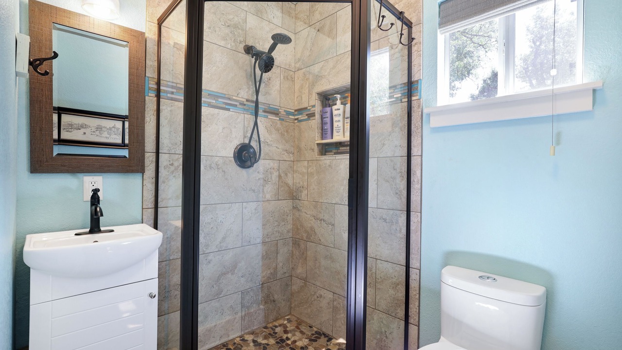 Photo of Bathroom in Whispering Oaks