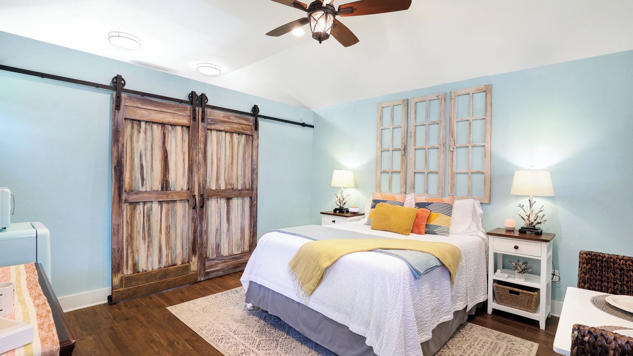 Photo of Bedroom in Whispering Oaks