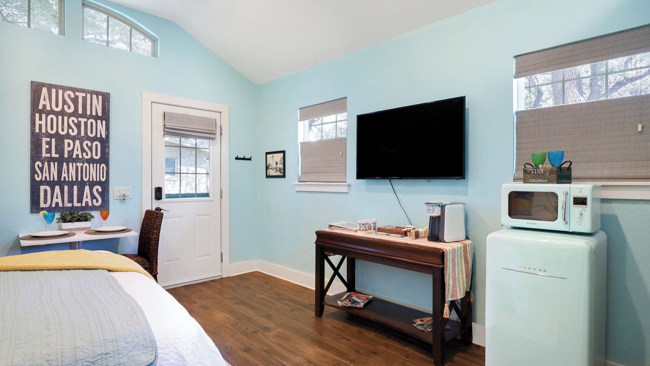 Photo of Bedroom in Whispering Oaks