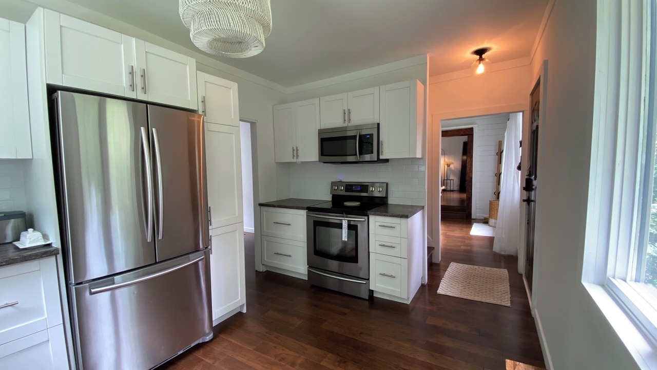 Photo of Kitchen in Lake of Bays