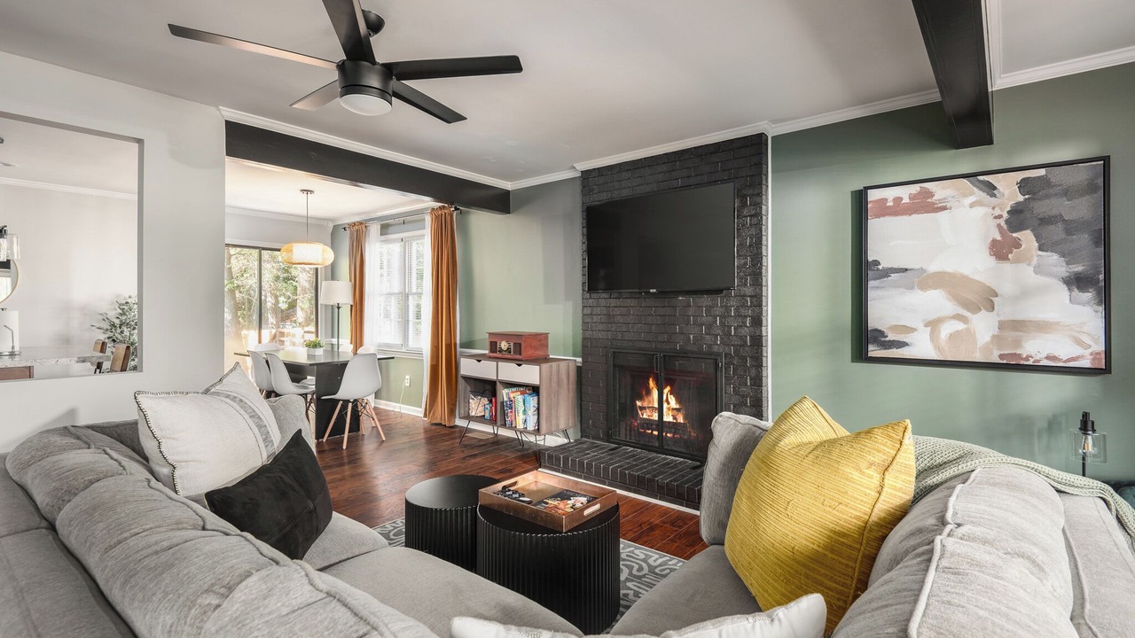 Photo of Livingroom in Southwest Raleigh