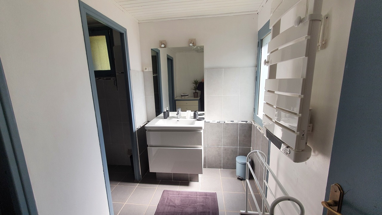 Photo of Bathroom in Courniou