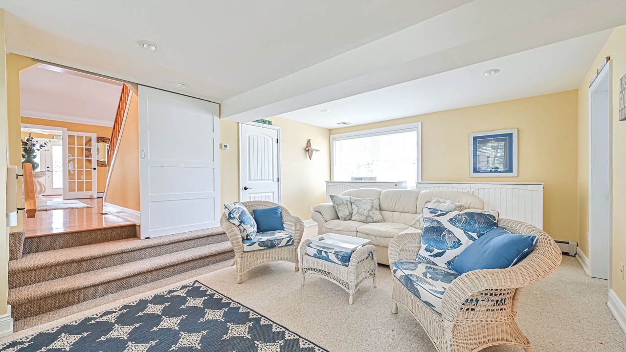 Photo of Livingroom in A-Zone