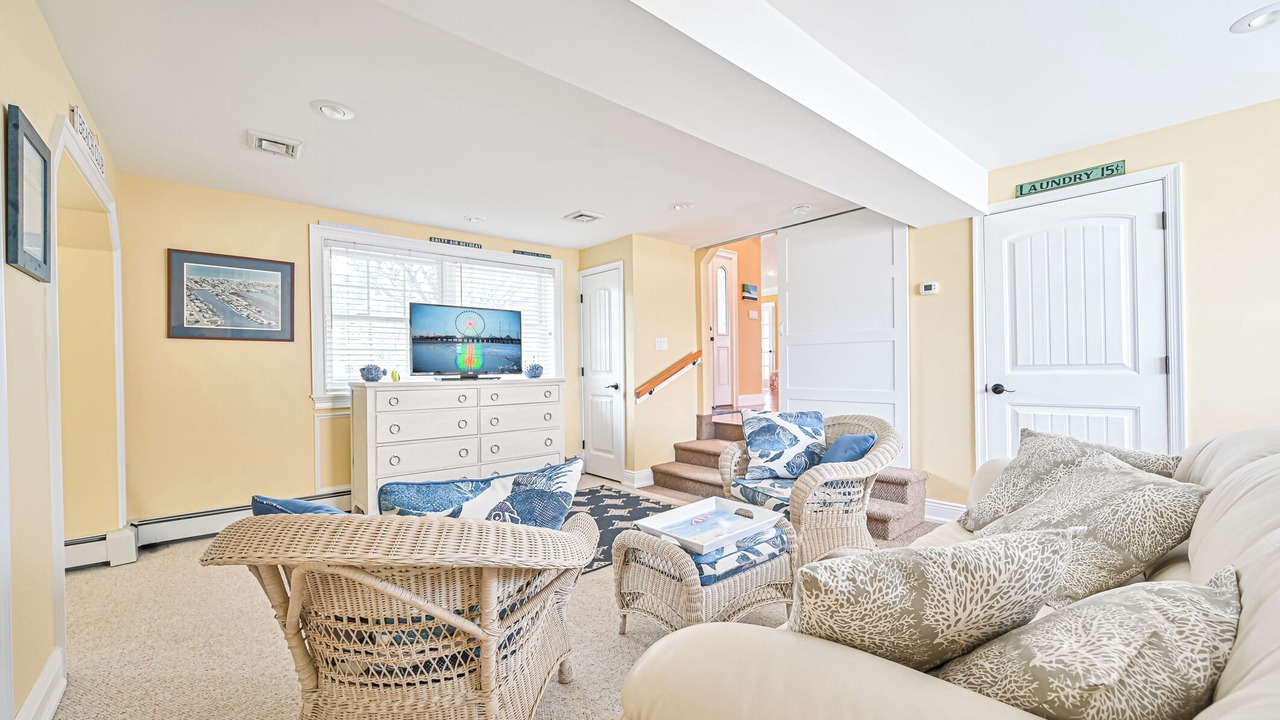 Photo of Livingroom in A-Zone