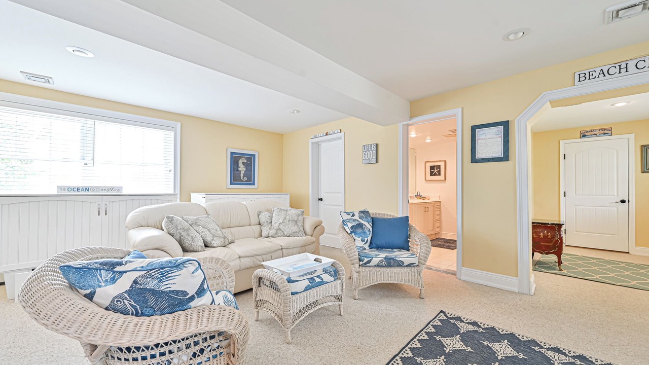 Photo of Livingroom in A-Zone