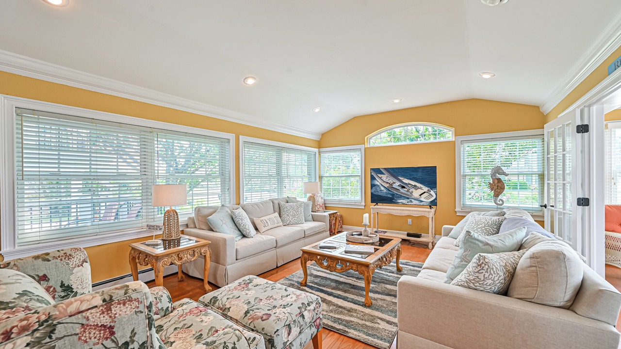 Photo of Livingroom in A-Zone