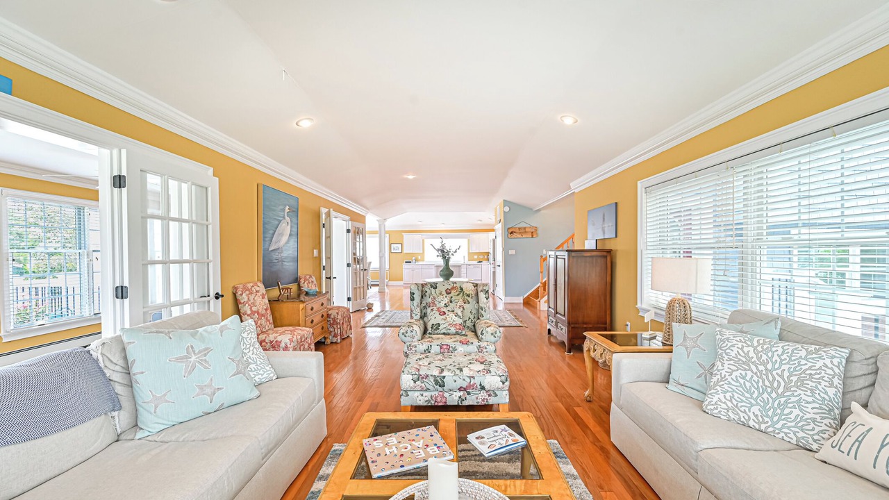 Photo of Livingroom in A-Zone