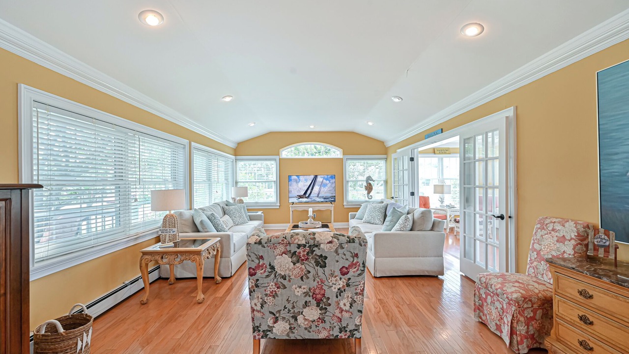 Photo of Livingroom in A-Zone