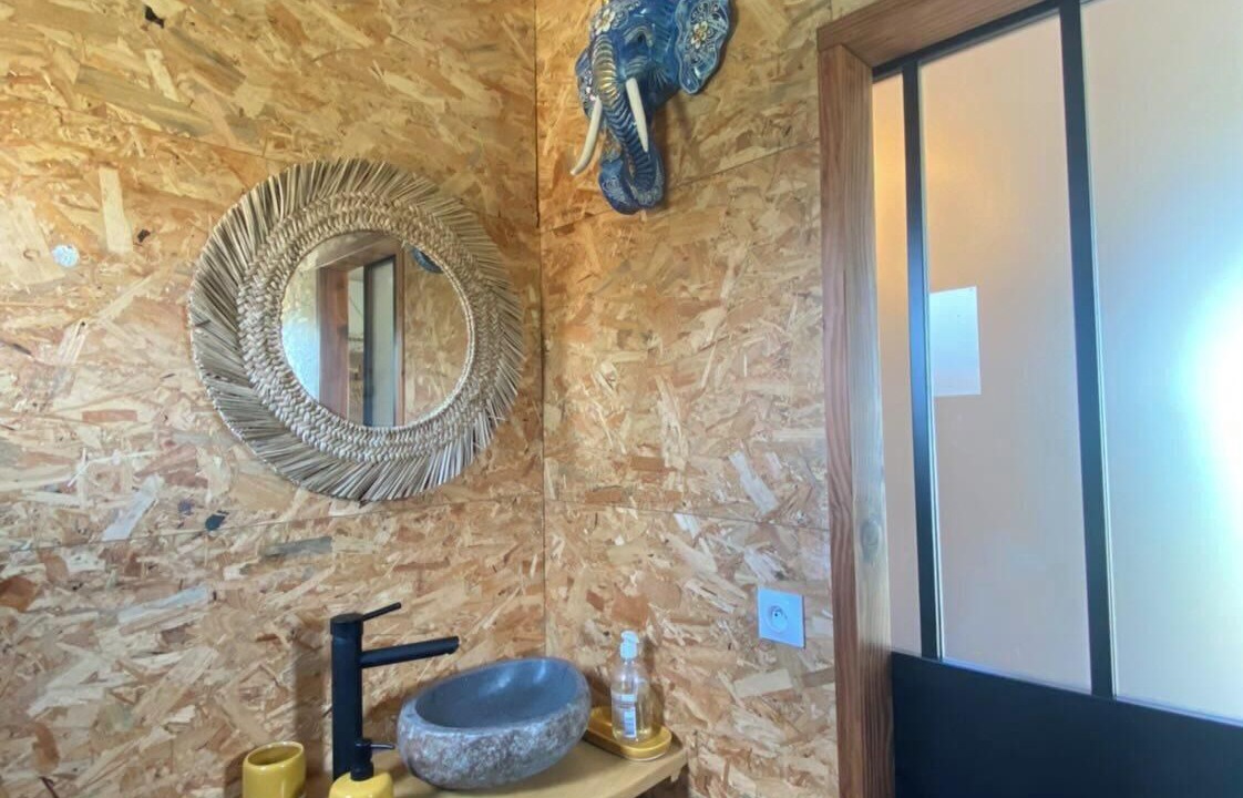 Photo of Bathroom in Les Mages