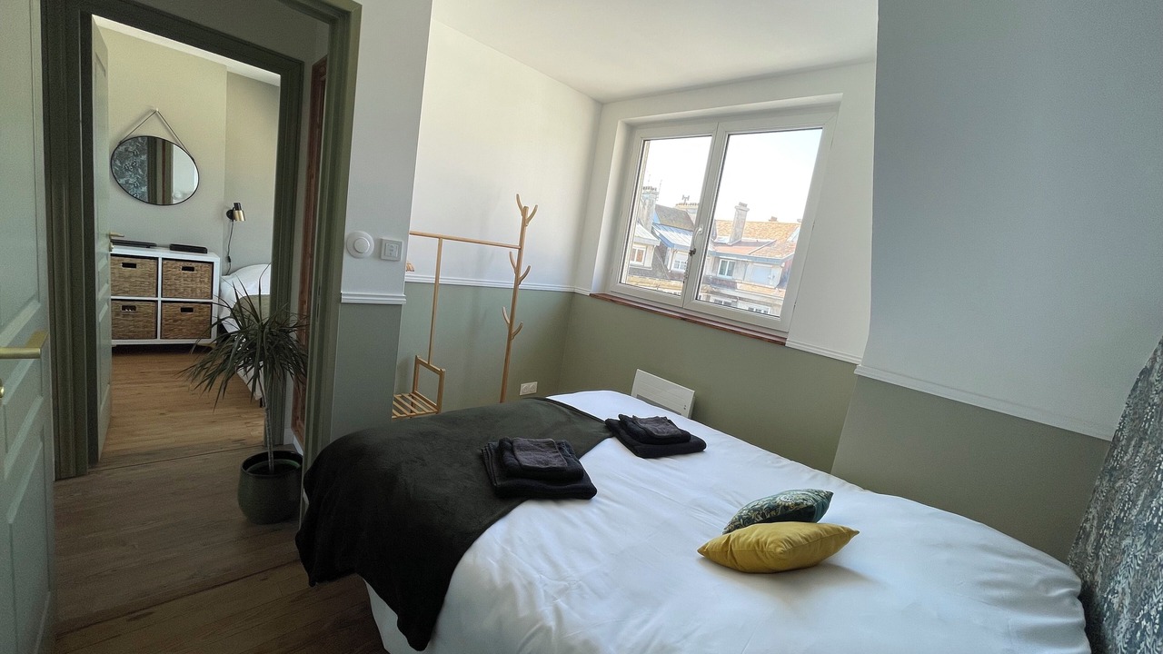 Photo of Bedroom in Calais City Center