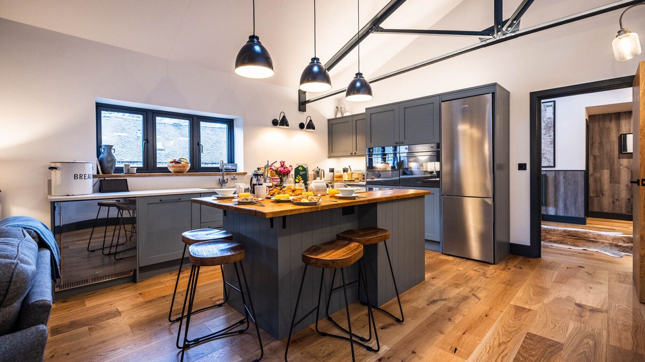 Photo of Others in Atlow