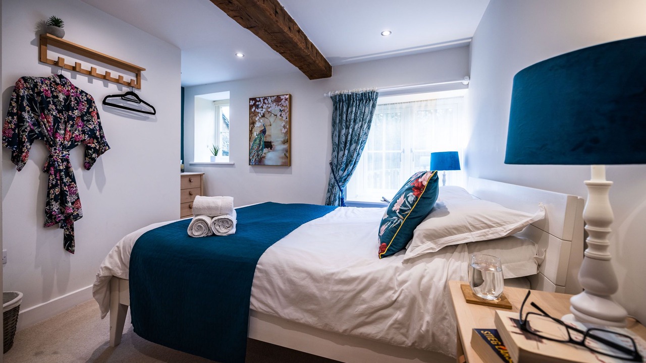 Photo of Others in Atlow