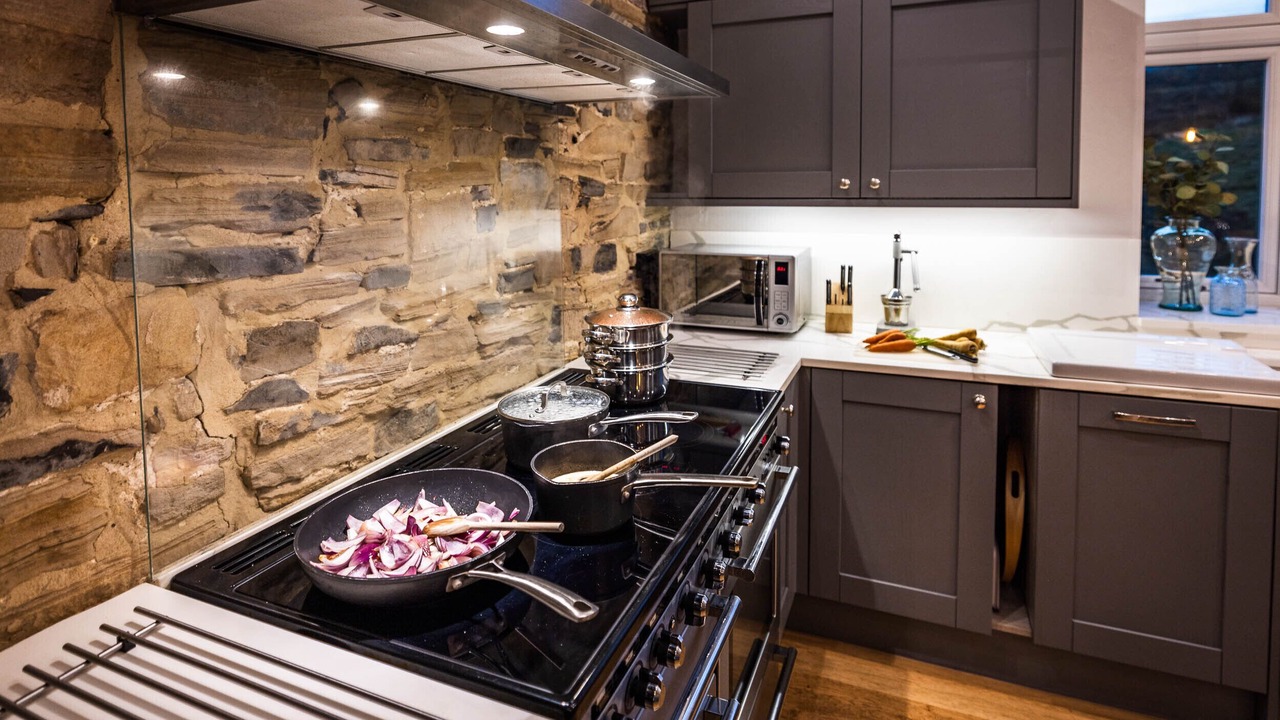 Photo of Others in Atlow