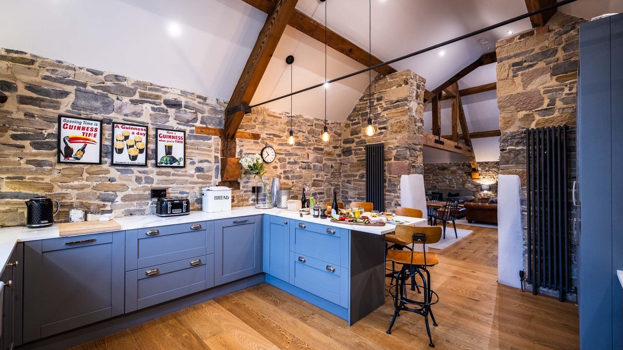 Photo of Others in Atlow