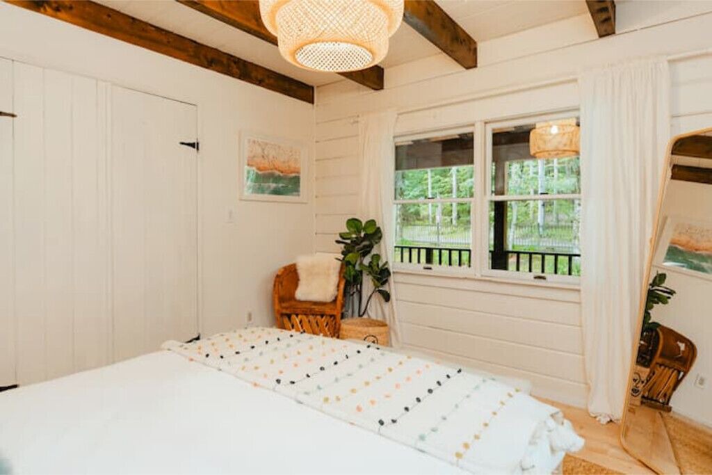 Photo of Bedroom in Swan Lake
