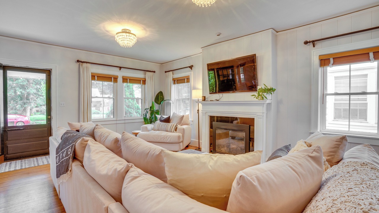 Photo of Livingroom in Crescent Hill