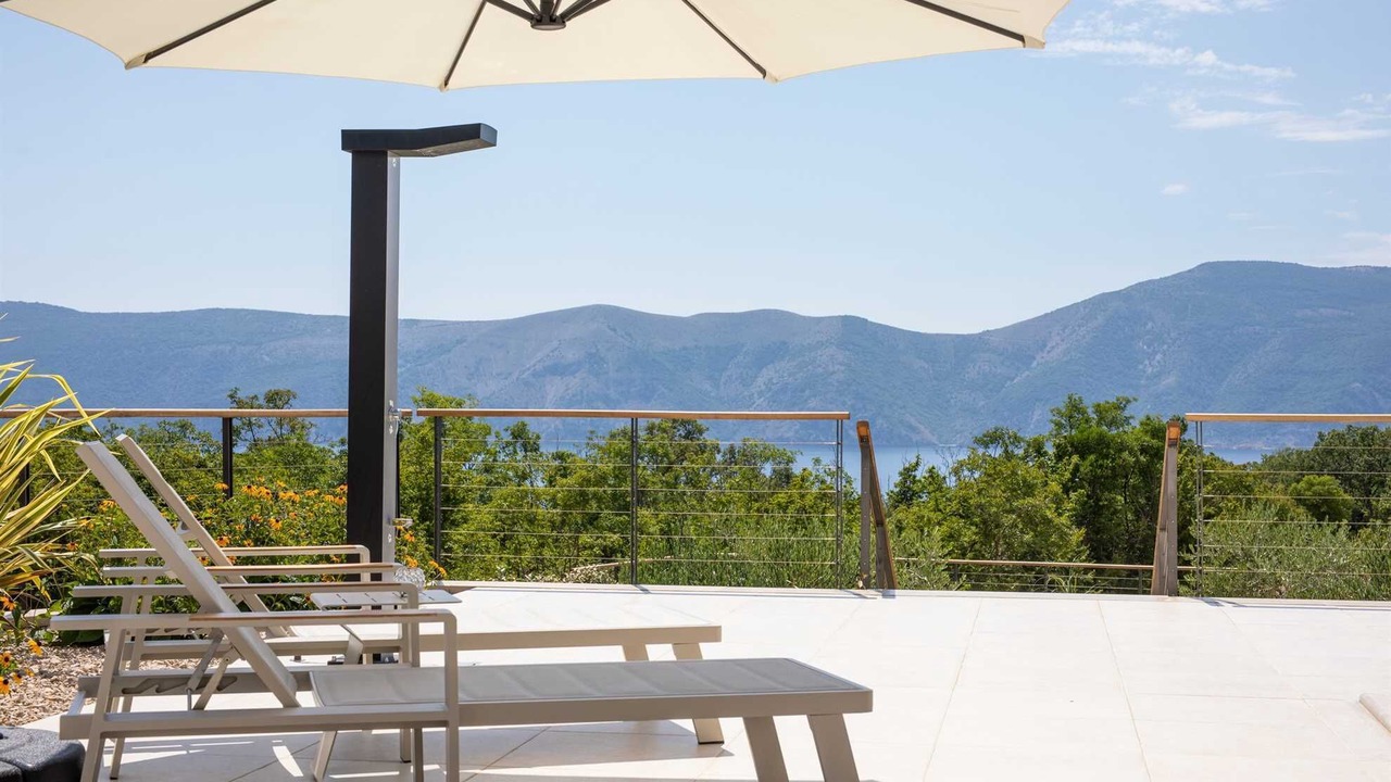 Photo of Patio Balcony in Brzac