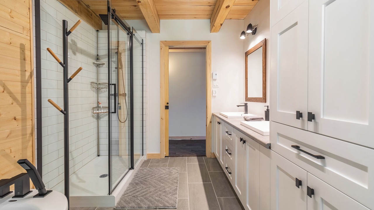 Photo of Bathroom in Saint-Leonard-de-Portneuf