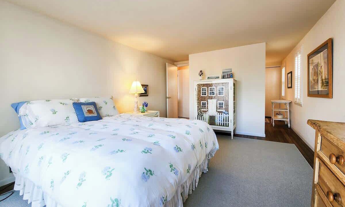 Photo of Bedroom in Summersea