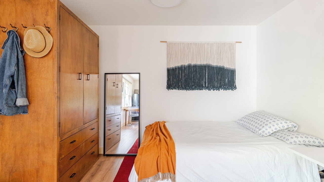 Photo of Bedroom in Emeryville