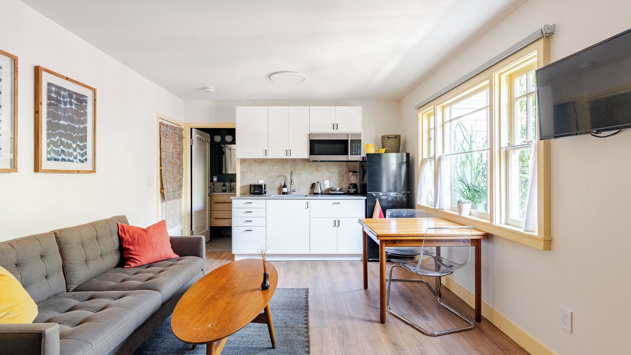 Photo of Livingroom in Emeryville