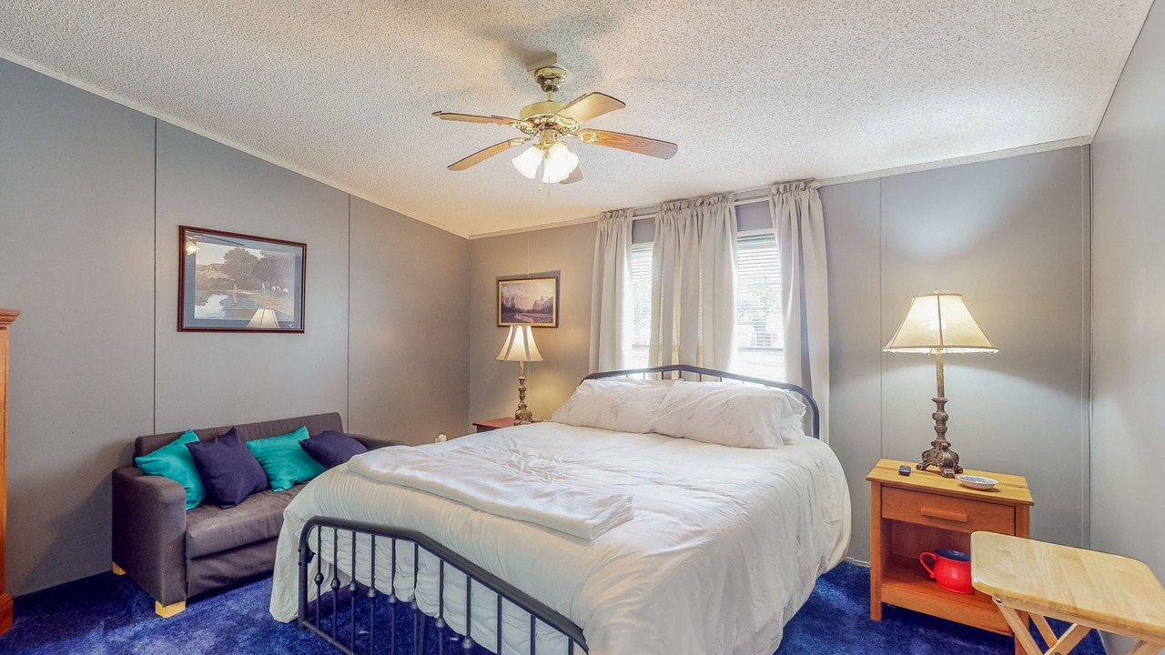 Photo of Bedroom in Alvin
