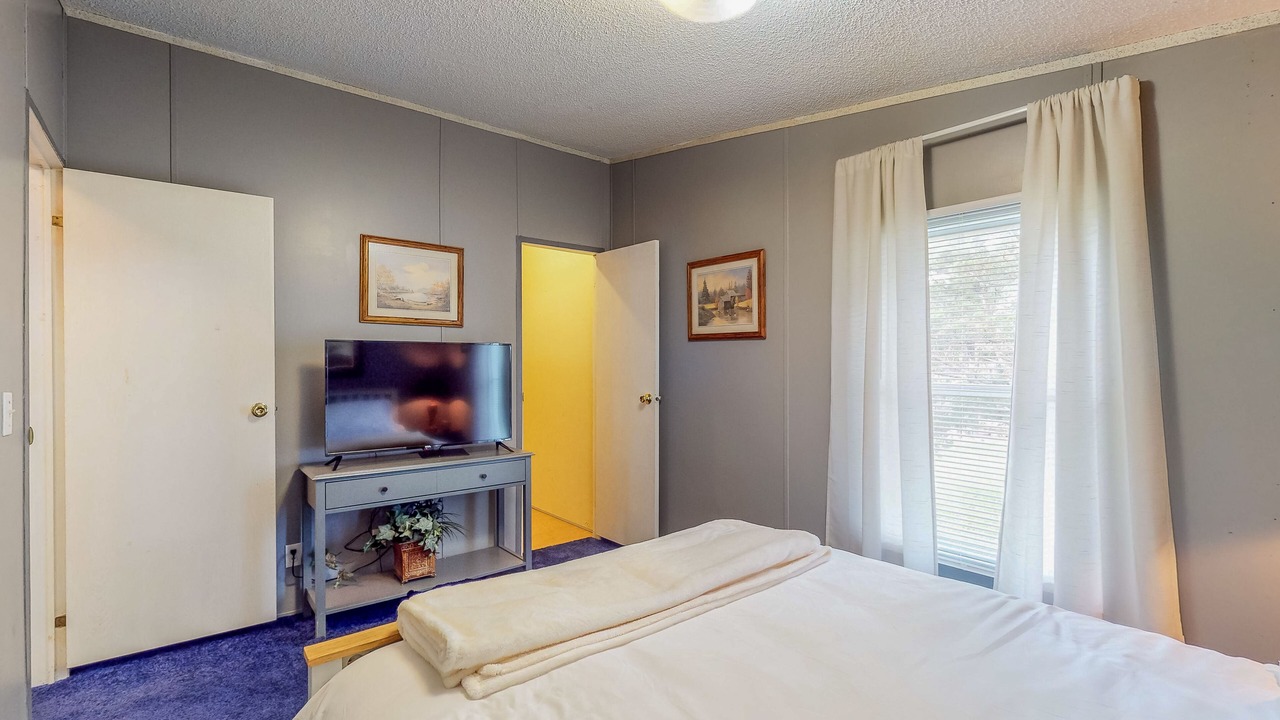 Photo of Bedroom in Alvin