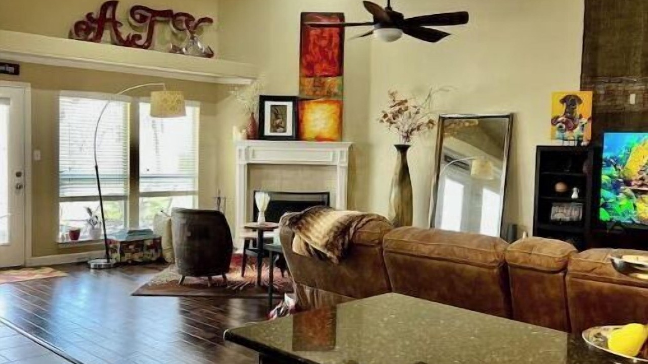 Photo of Livingroom in San Leanna Park