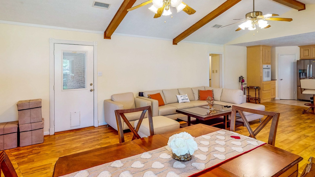 Photo of Livingroom in Cape Royale