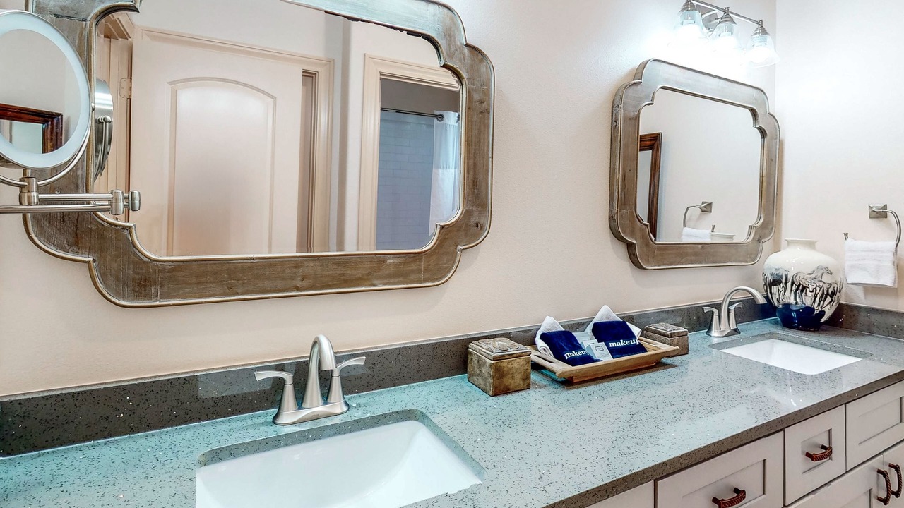 Photo of Bathroom in Grogan's Mill
