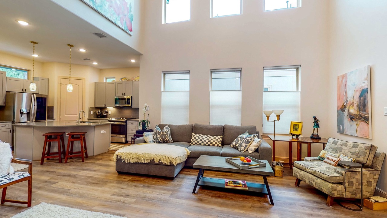 Photo of Livingroom in Grogan's Mill