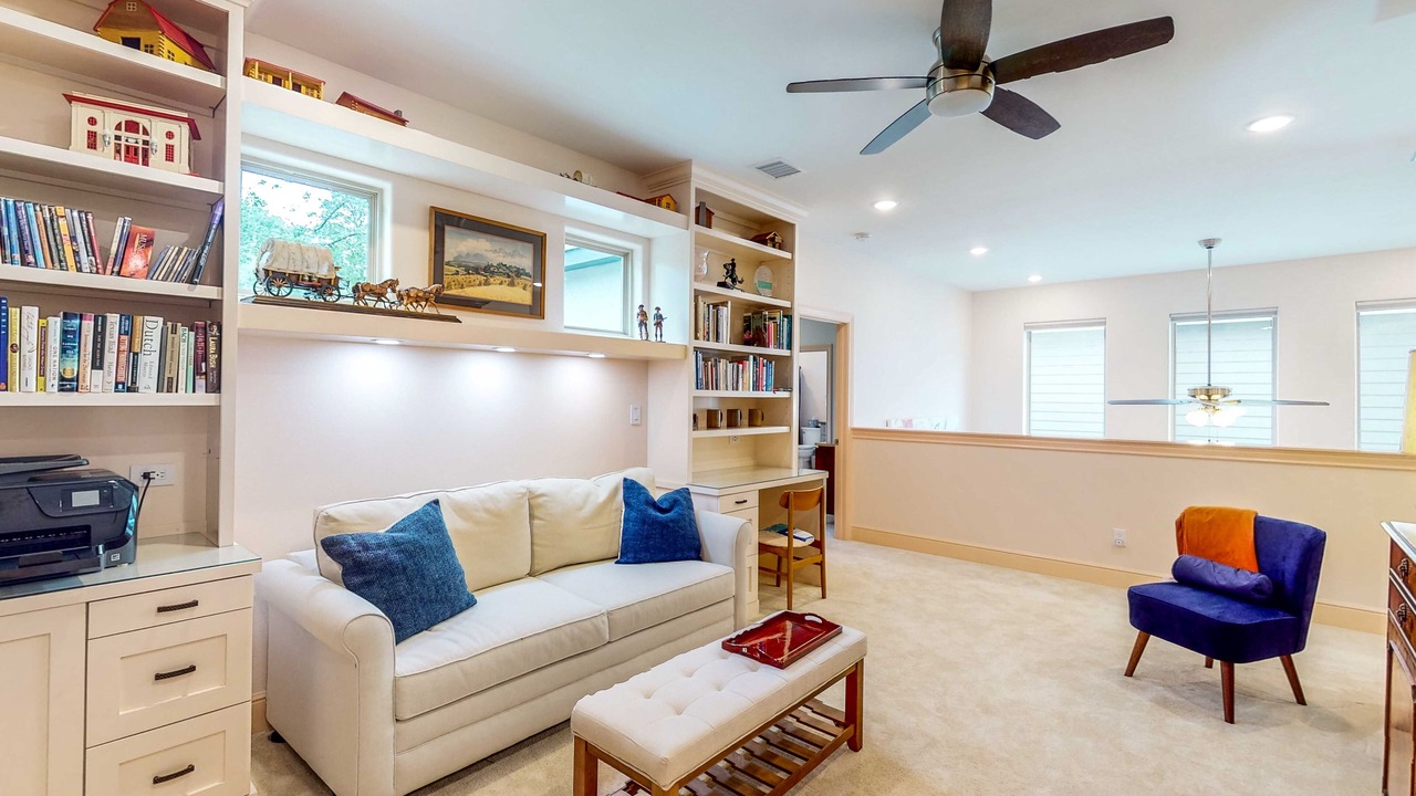 Photo of Livingroom in Grogan's Mill