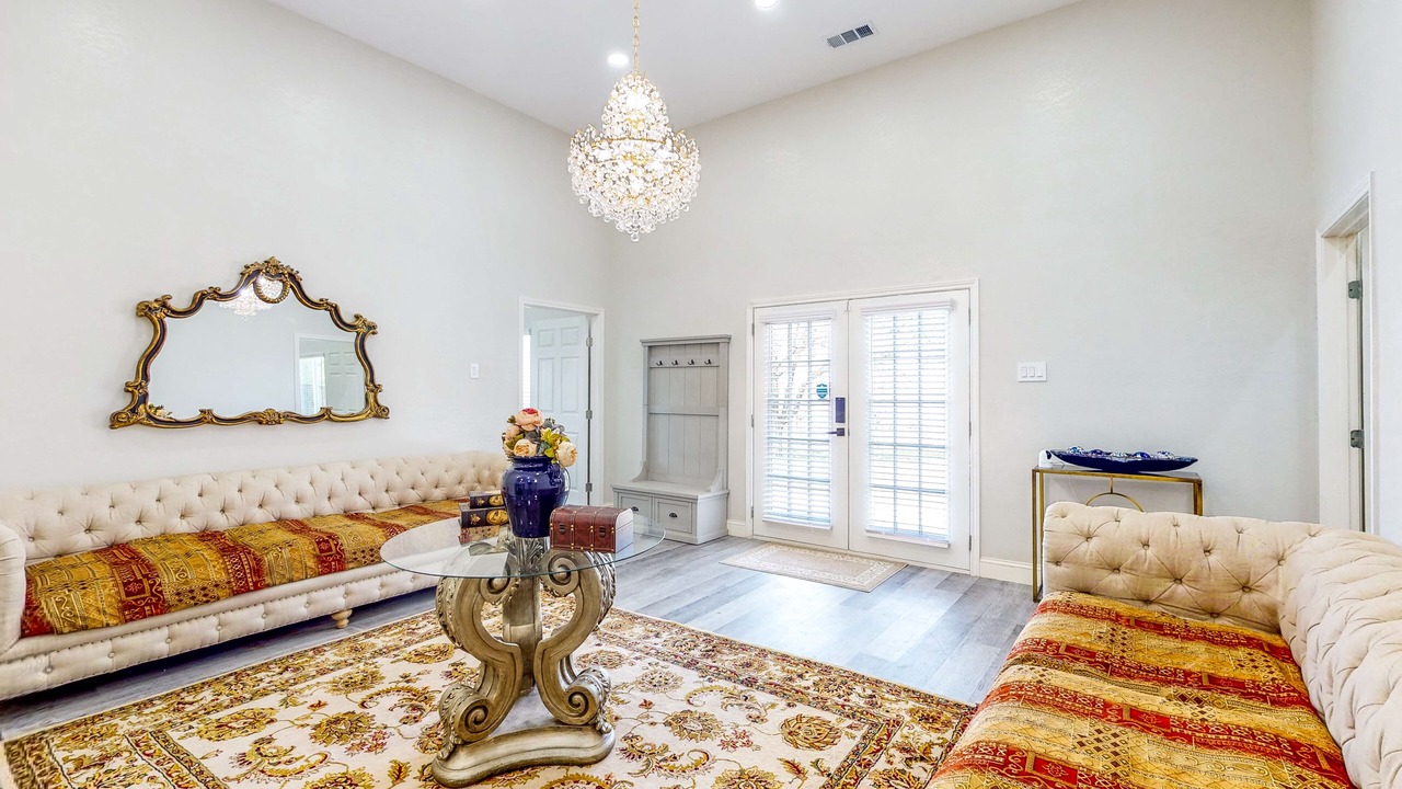 Photo of Livingroom in Quinlan
