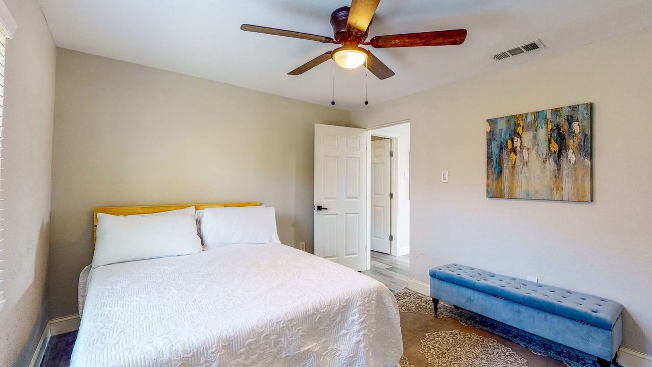 Photo of Bedroom in Quinlan