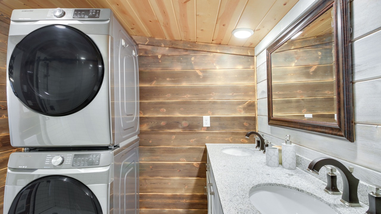 Photo of Bathroom in Motley