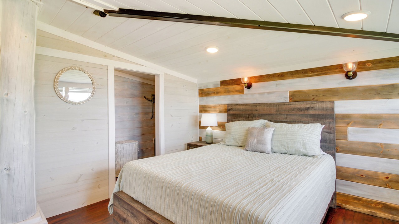Photo of Bedroom in Motley